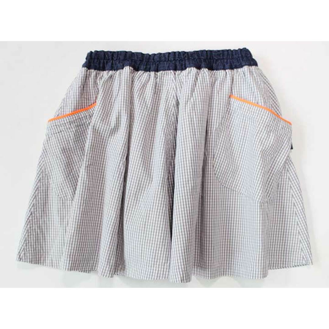 familiar(ファミリア)の☆ファミリア/familiar☆110cm スカート グレー×白 【中古】子供服 キッズ kids 女の子 春夏 414032 bottoms キッズ/ベビー/マタニティのキッズ服女の子用(90cm~)(スカート)の商品写真