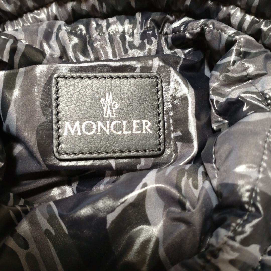 MONCLER(モンクレール)の♥新品♥モンクレールのポーチ レディースのファッション小物(ポーチ)の商品写真