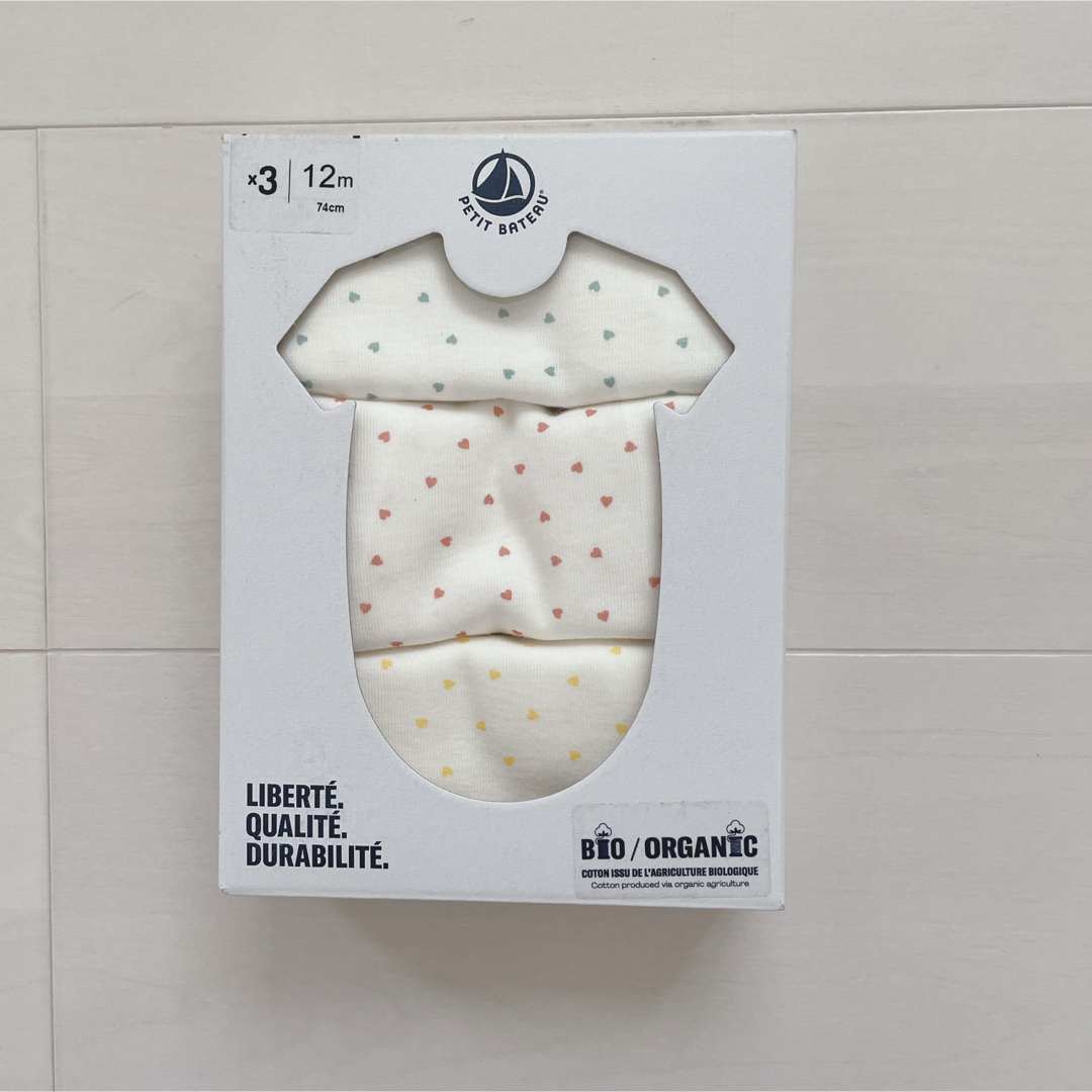 PETIT BATEAU(プチバトー)のプチバトー　半袖ボディ3枚組　12m キッズ/ベビー/マタニティのベビー服(~85cm)(ロンパース)の商品写真