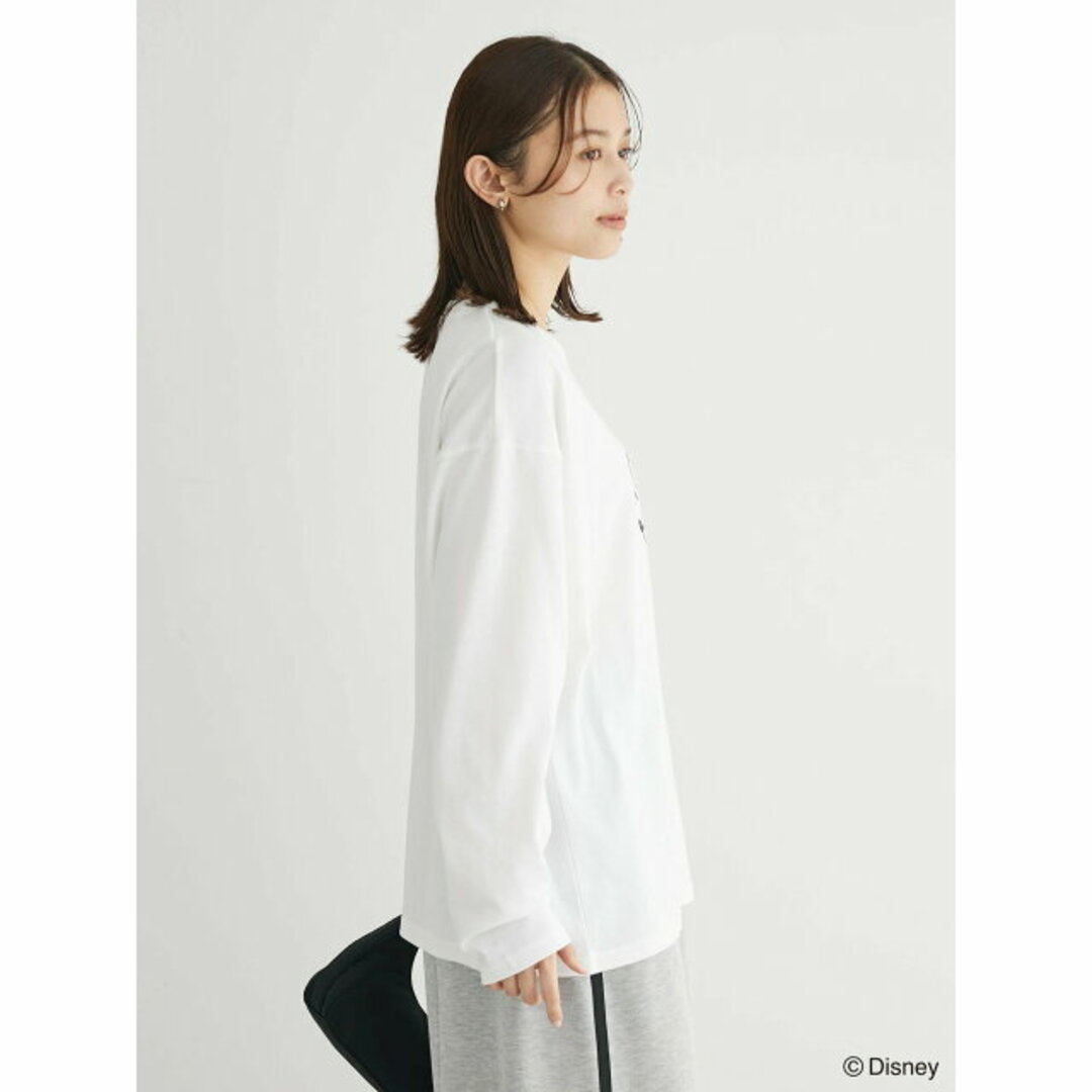 green parks(グリーンパークス)の【オフホワイト】Disney/箔プリントロンTEE 24SS/ディズニー レディースのトップス(カットソー(長袖/七分))の商品写真