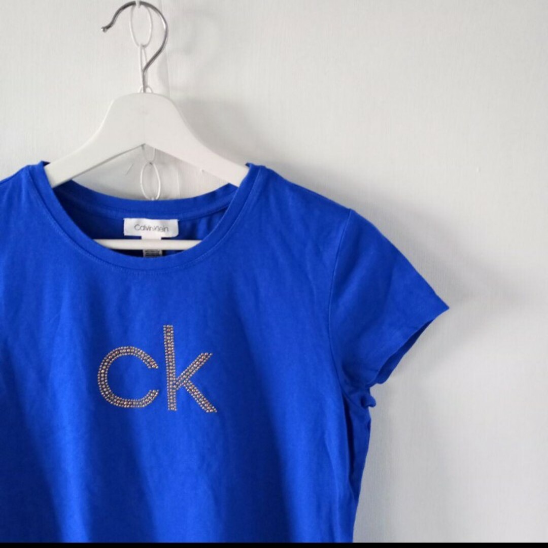 Calvin Klein(カルバンクライン)のカルバンクラインキラキラロゴマーク入りｔシャツ レディースのトップス(Tシャツ(半袖/袖なし))の商品写真