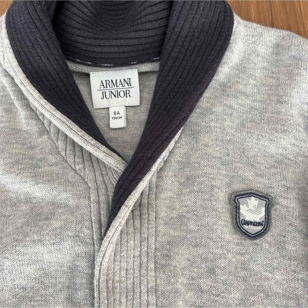 ARMANI JUNIOR(アルマーニ ジュニア)のARMANI JUNIOR 130 グレーカーディガン キッズ/ベビー/マタニティのキッズ服男の子用(90cm~)(ジャケット/上着)の商品写真