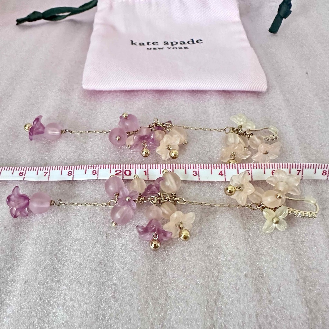 kate spade new york(ケイトスペードニューヨーク)のKate spade鈴蘭グラデーションピンクゴールドピアス レディースのアクセサリー(ピアス)の商品写真