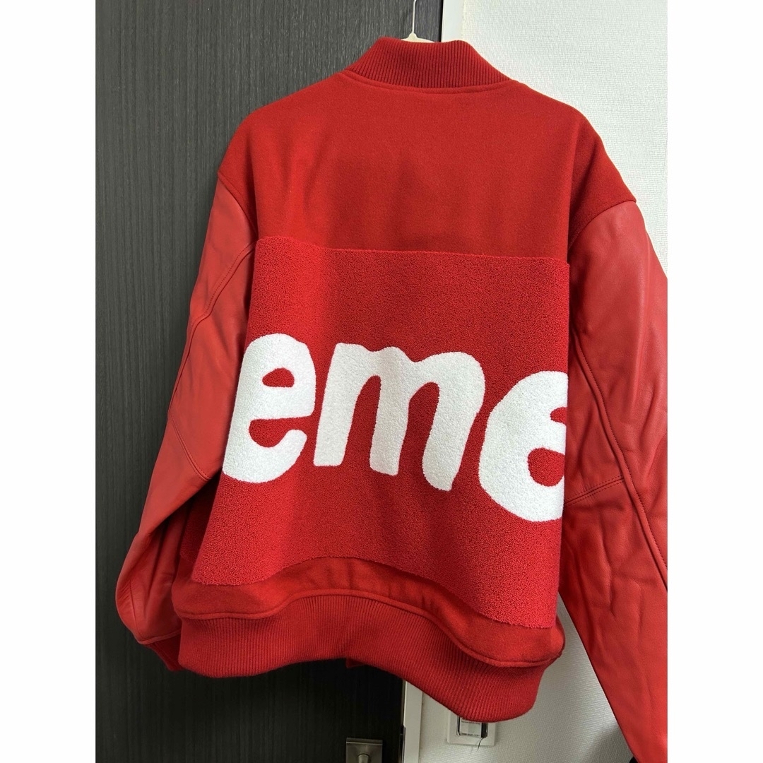 Supreme(シュプリーム)の激レアXL新品！Supreme Chenille Varsity Jacket赤 メンズのジャケット/アウター(スタジャン)の商品写真