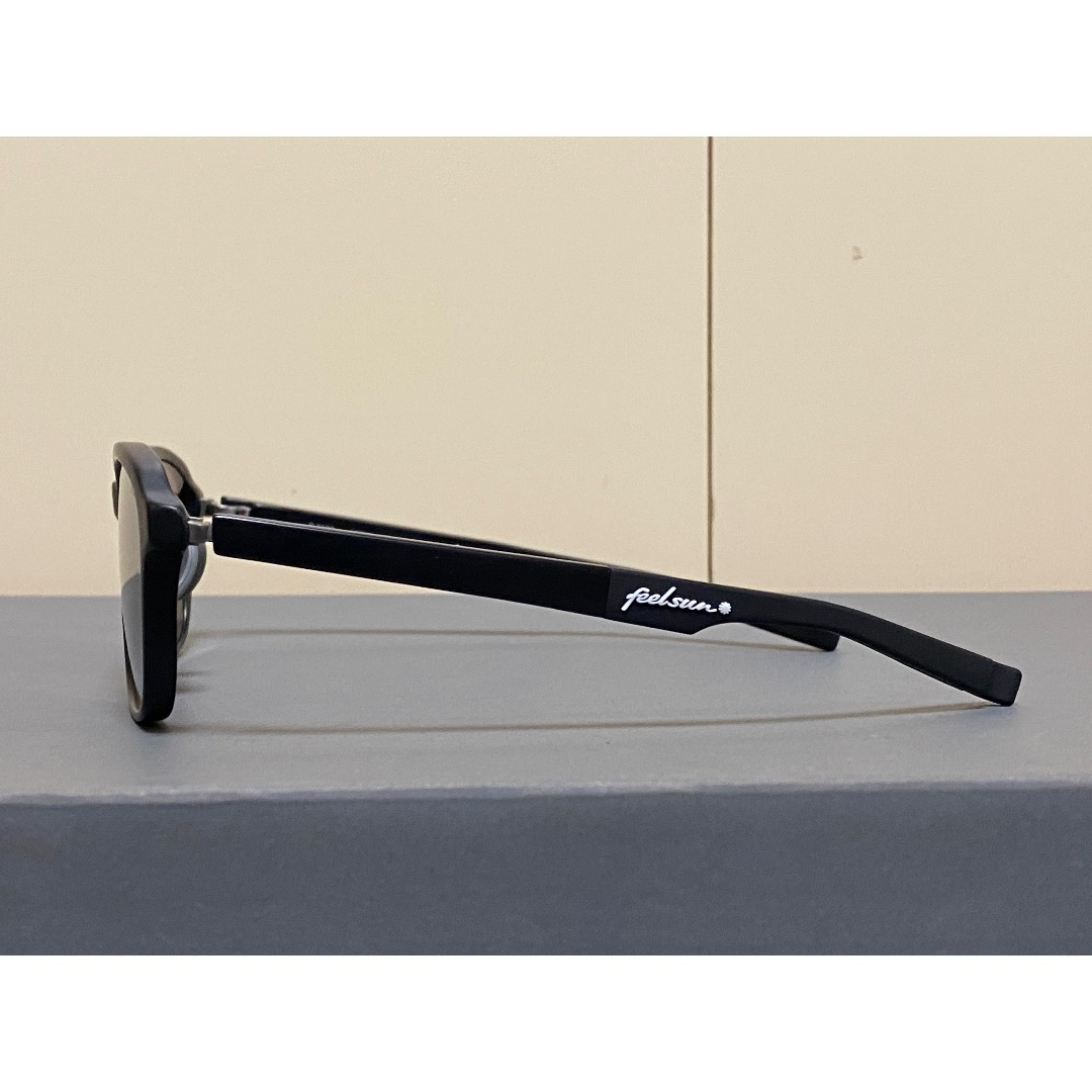 超美品　999.9　F-03SP Feelsun フォーナインズ