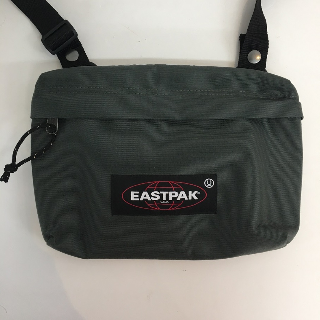 EASTPAK(イーストパック)のUNDER COVER EASTPAK CHAOS BALANCE ショルダーバッグ イーストパック アンダーカバー グリーン【7273-004】 メンズのバッグ(ショルダーバッグ)の商品写真