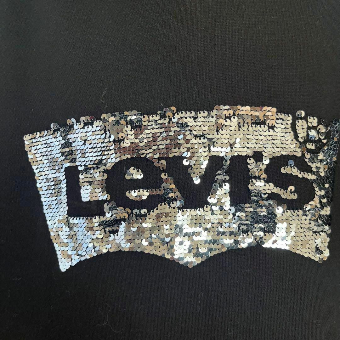 Levi's(リーバイス)のレディース古着LEVI'S リーバイス　スパンコール刺繍ロゴスエットパーカーL黒 レディースのトップス(パーカー)の商品写真