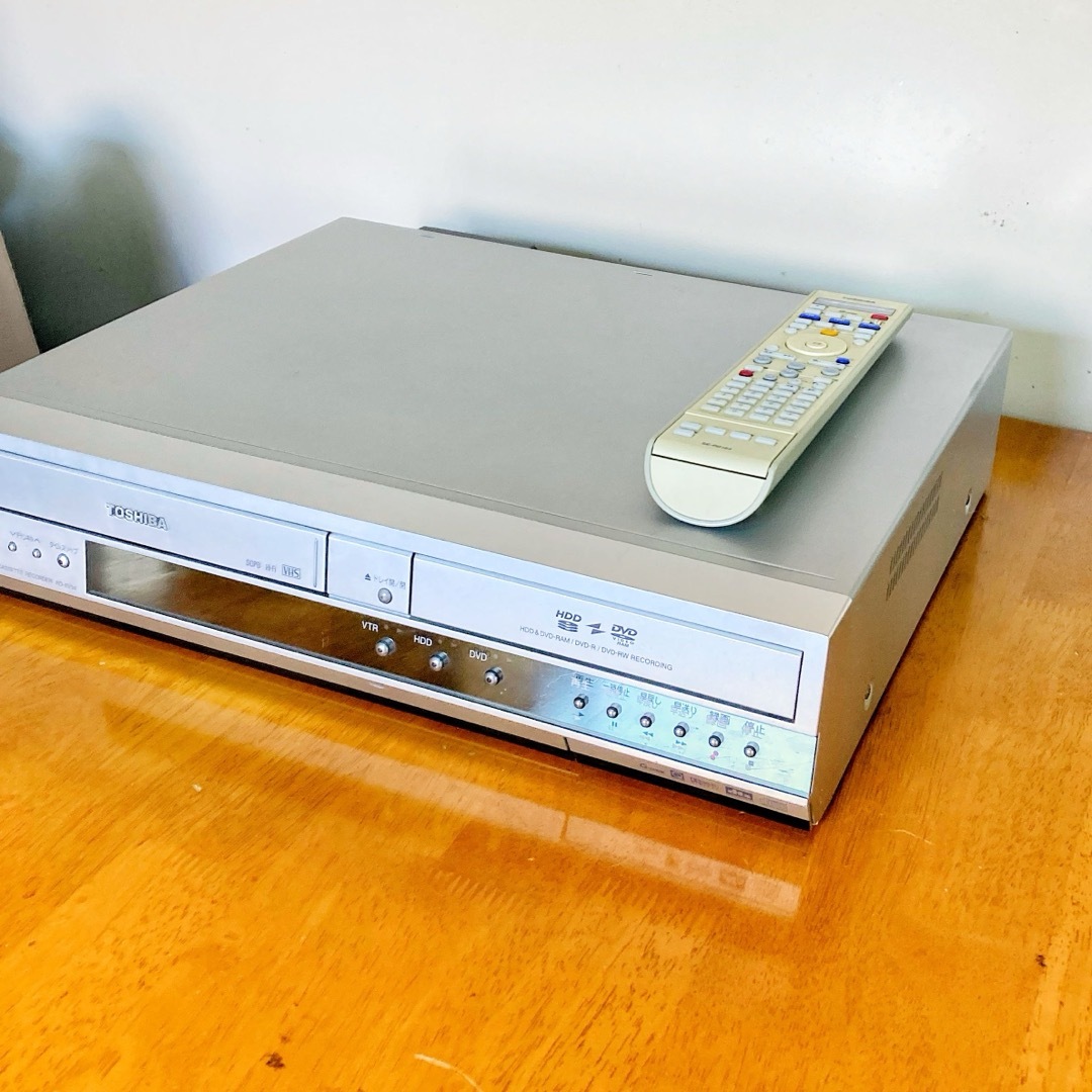 TOSHIBA 分厚く 地上デジタルチューナー内蔵VTR一体型DVDレコーダー TOSHIBA 分厚く 地上デジタルチューナー内蔵VTR一体型DVDレコーダー