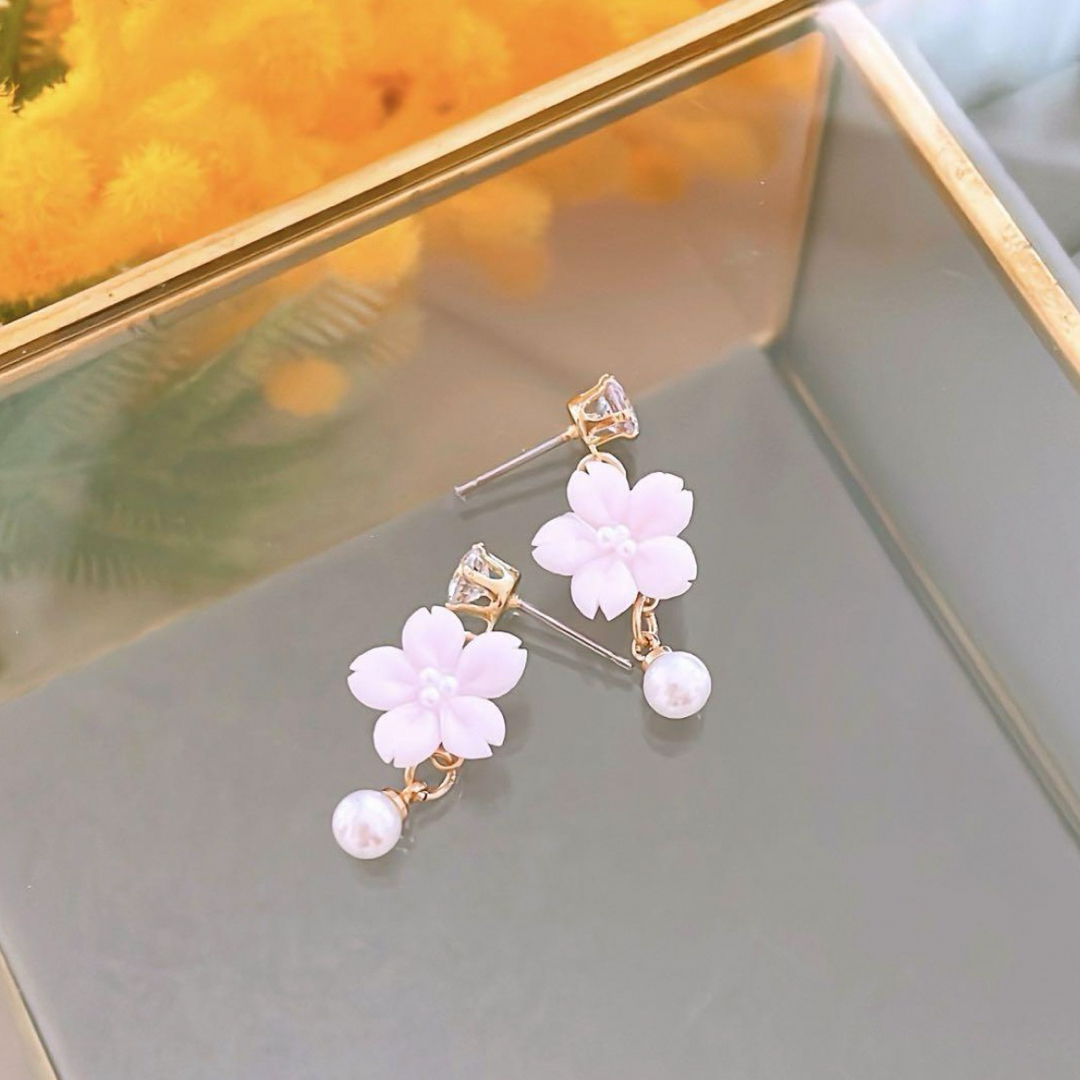 大人可愛い 春 桜 パール レディース お洒落 ハンドメイド ピアス イヤリング ハンドメイドのアクセサリー(ピアス)の商品写真