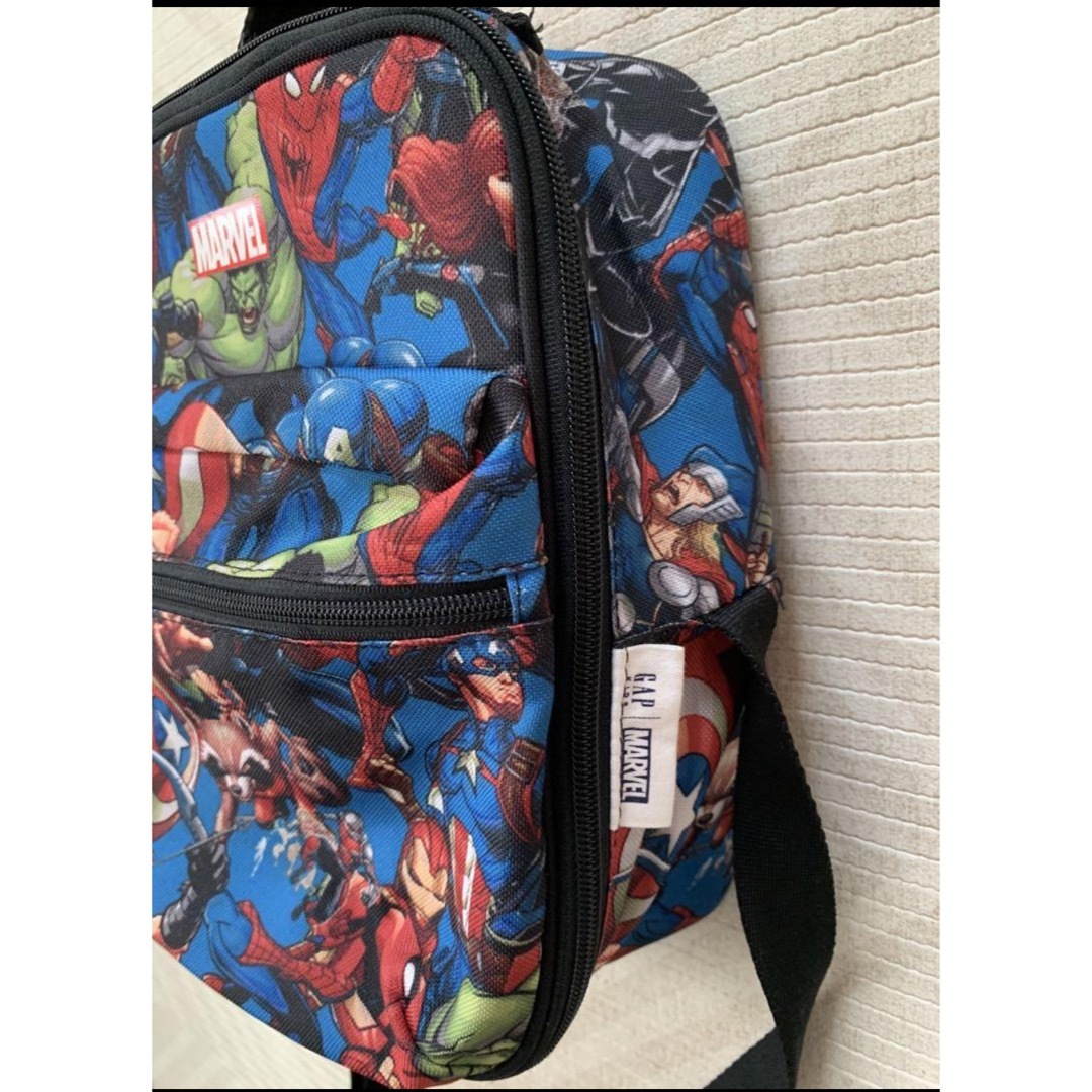 MARVEL(マーベル)のMARBEL ショルダーバッグ 総柄 アメコミ マーベル キッズ/ベビー/マタニティのこども用バッグ(その他)の商品写真