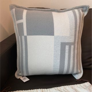 Hermes - 【新品未使用】エルメス クッション ゴールドの通販 by メイ Hermes - 【新品未使用】エルメス クッション ゴールドの通販 by メイ