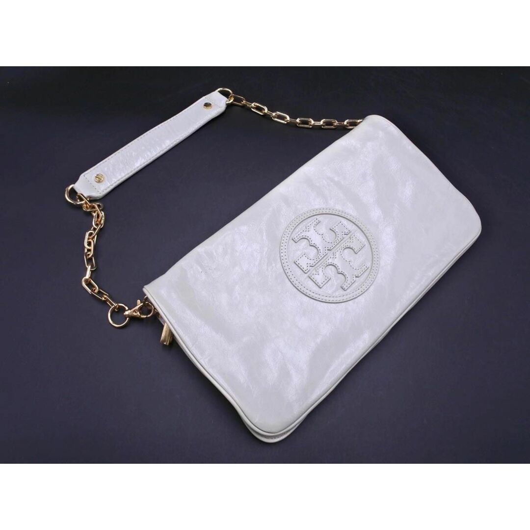 Tory Burch(トリーバーチ)のTory Burch トリーバーチ 2WAY ロゴ チェーン クラッチ バッグ オフホワイト ■■ レディース レディースのバッグ(クラッチバッグ)の商品写真