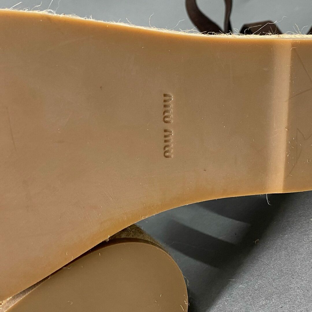 miumiu(ミュウミュウ)の4c8 miu miu ミュウミュウ イタリア製 ウェッジソール 厚底サンダル レースアップ シューズ 40 ブラウン レザー MADE IN ITALY レディースの靴/シューズ(サンダル)の商品写真