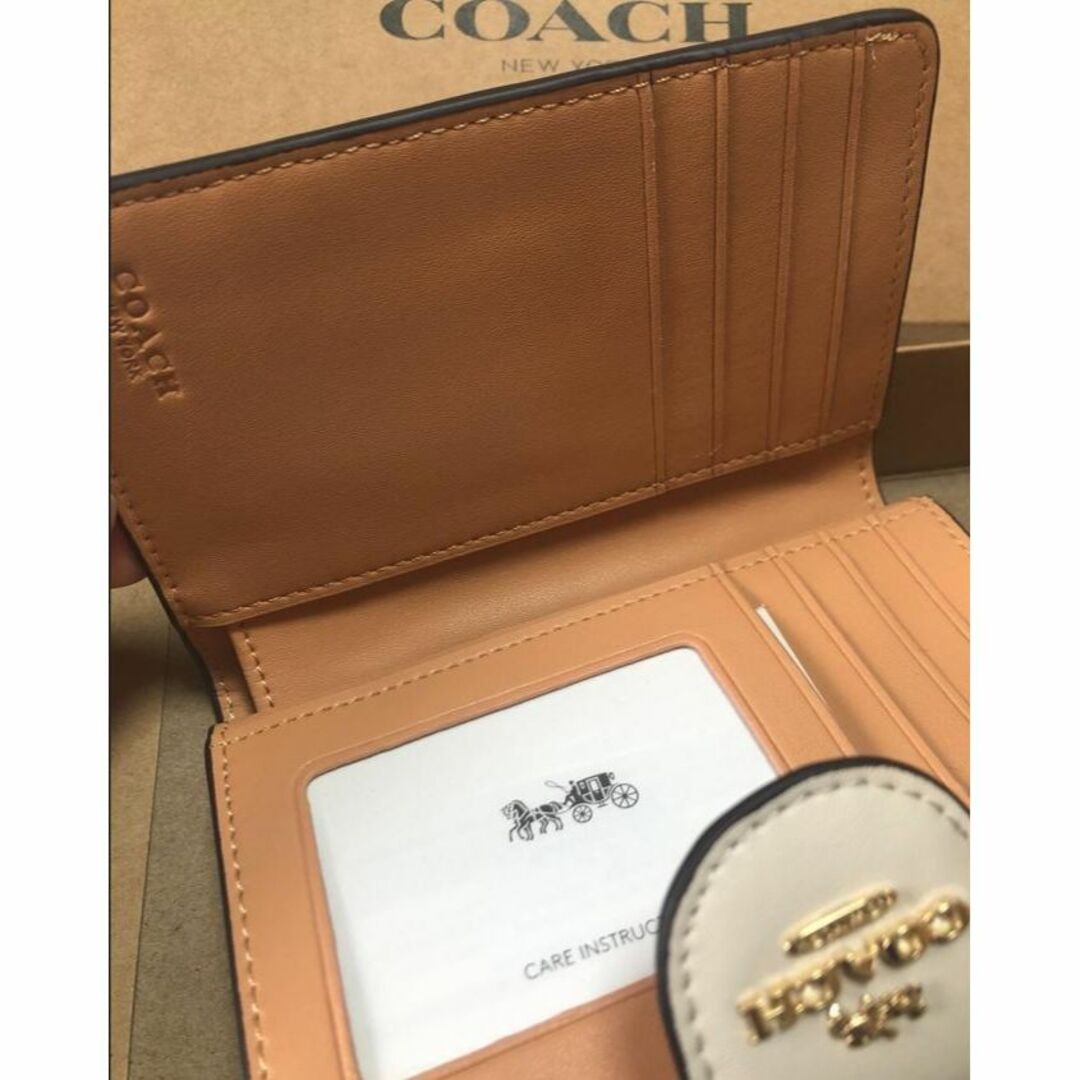 COACH(コーチ)の✨【新品未使用】コーチ COACH 二つ折り財布 キルティング　ホワイト レディースのファッション小物(財布)の商品写真