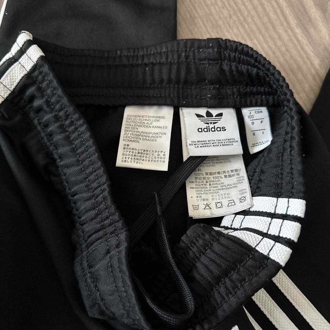 adidas(アディダス)のadidasジャージズボン100センチ キッズ/ベビー/マタニティのキッズ服男の子用(90cm~)(パンツ/スパッツ)の商品写真