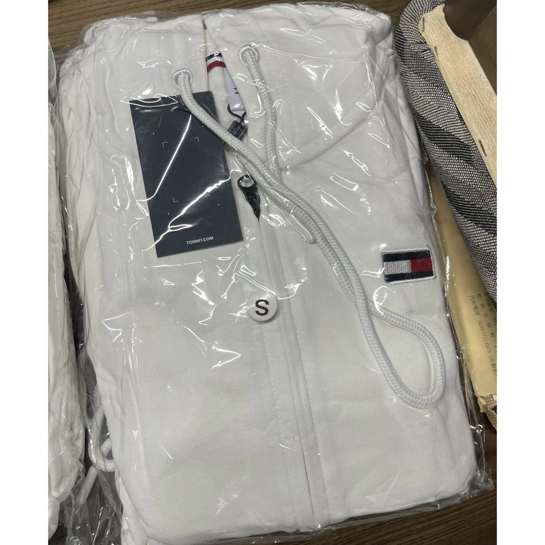 TOMMY JEANS(トミージーンズ)のTOMMY JEANS★トミージーンズセットアップ★WHITE白色 Sサイズ メンズのトップス(パーカー)の商品写真