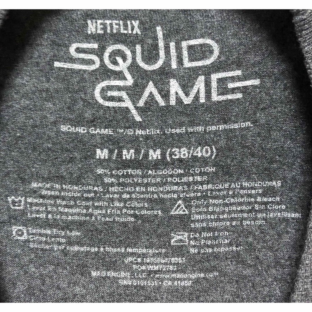 Squid Game　ヨンヒ人形　Tシャツ　M　ダークグレー　USA古着 メンズのトップス(Tシャツ/カットソー(半袖/袖なし))の商品写真