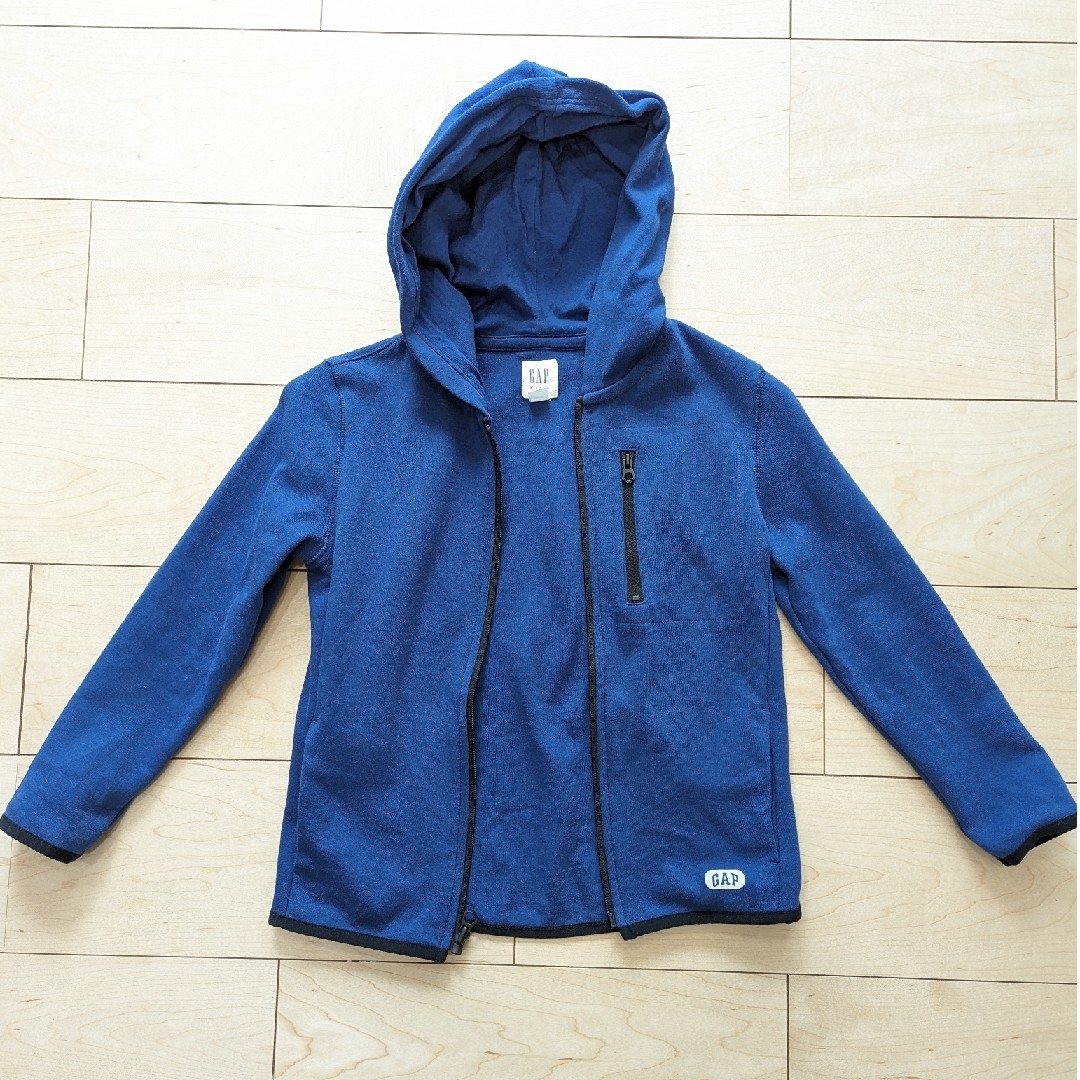 GAP Kids(ギャップキッズ)のGAPパーカー120センチ キッズ/ベビー/マタニティのキッズ服男の子用(90cm~)(ジャケット/上着)の商品写真