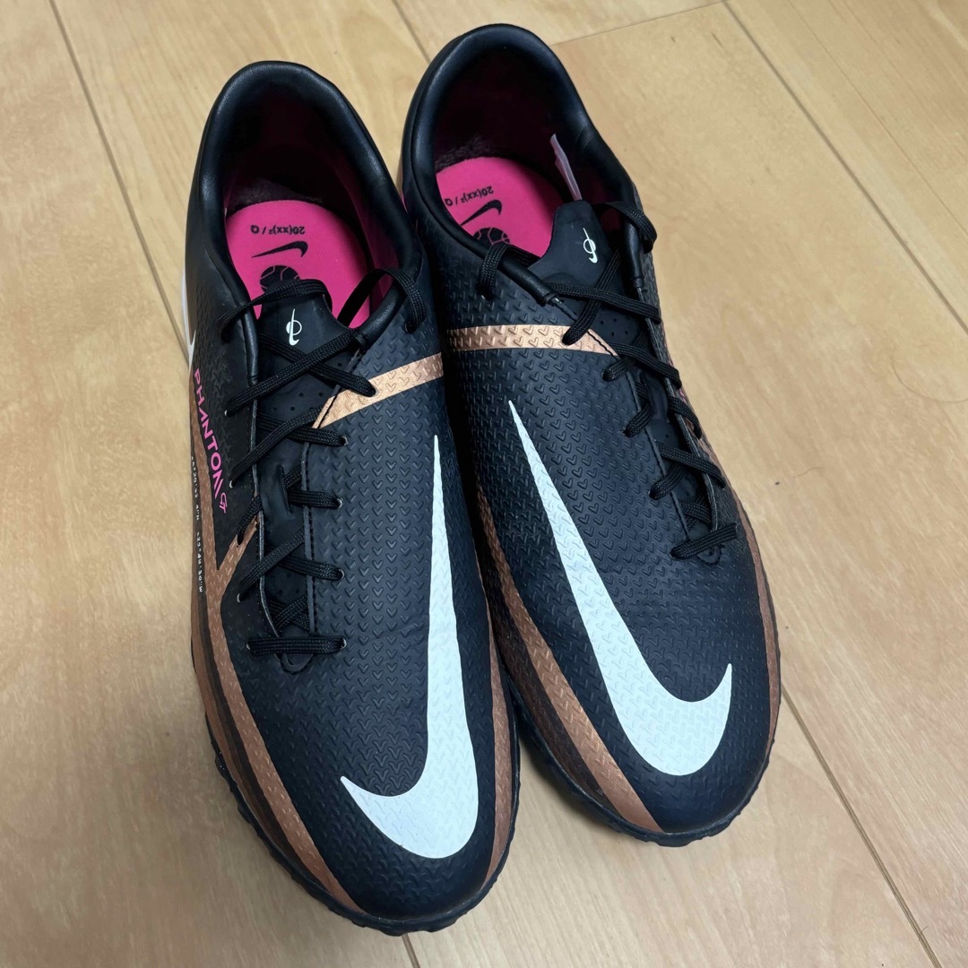 NIKE(ナイキ)のNIKE サッカー トレーニングシューズ メンズ ファントム GT2 アカデミー スポーツ/アウトドアのサッカー/フットサル(シューズ)の商品写真