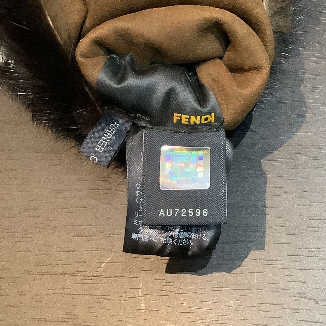 FENDI(フェンディ)のフェンディ FENDI ズッカ柄 ロゴ ミンクファーマフラー ブラック 黒 レディースのファッション小物(マフラー/ショール)の商品写真