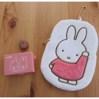 ミッフィー(miffy)のゼクシィ付録⭐︎ふわふわすぎる♪ミッフィー マルチポーチ＆印鑑ケースSET(印鑑/スタンプ/朱肉)