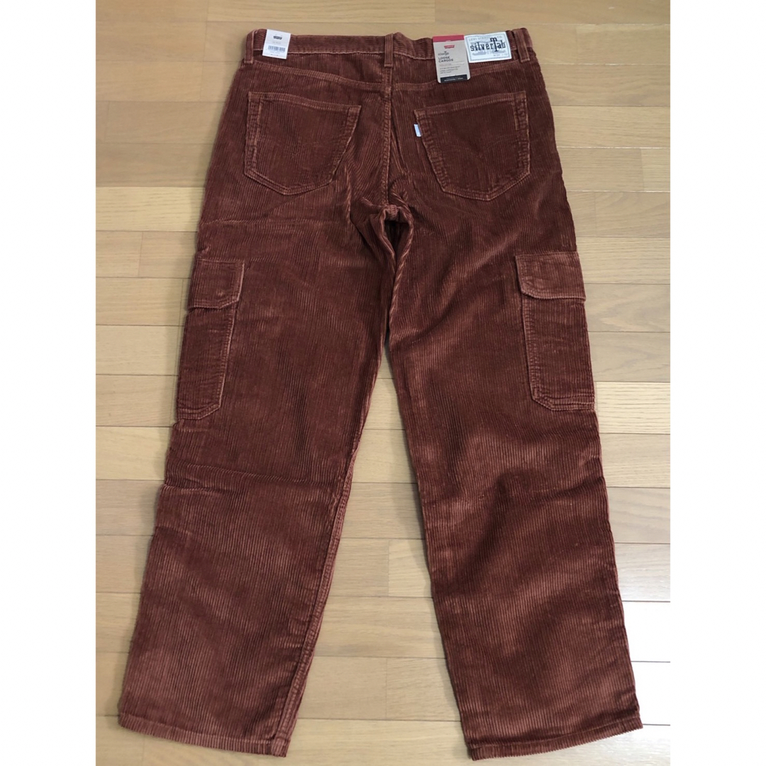 Levi's(リーバイス)のLevi's SilverTab LOOSE CARGOS CORDUROY メンズのパンツ(デニム/ジーンズ)の商品写真