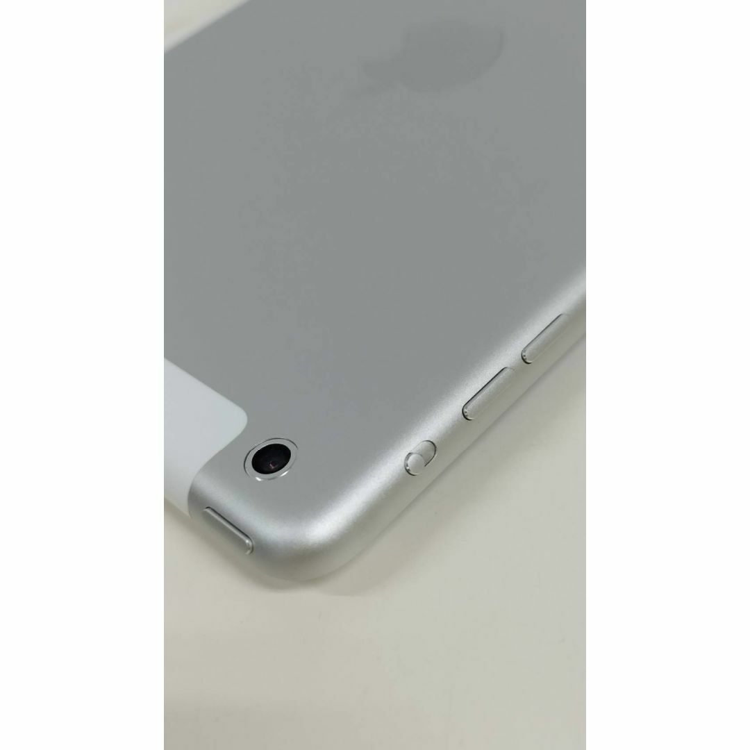 Apple(アップル)の【Wi-Fi+Cellular】iPad mini2  (A1490) 16GB スマホ/家電/カメラのPC/タブレット(タブレット)の商品写真