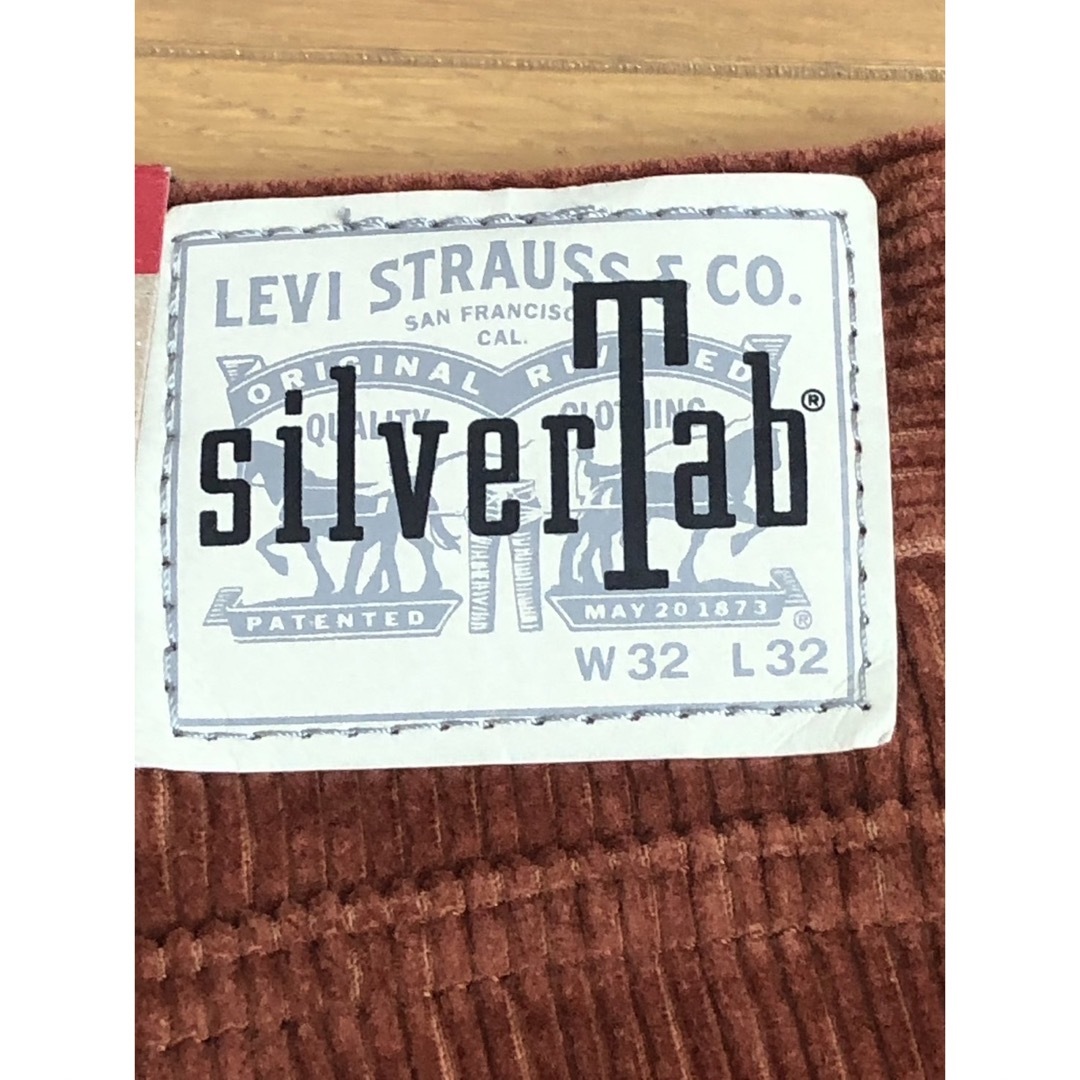 Levi's(リーバイス)のLevi's SilverTab LOOSE CARGOS CORDUROY メンズのパンツ(デニム/ジーンズ)の商品写真