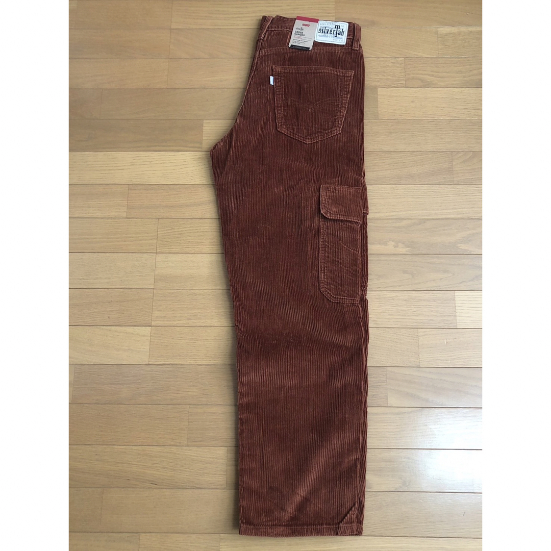 Levi's(リーバイス)のLevi's SilverTab LOOSE CARGOS CORDUROY メンズのパンツ(デニム/ジーンズ)の商品写真