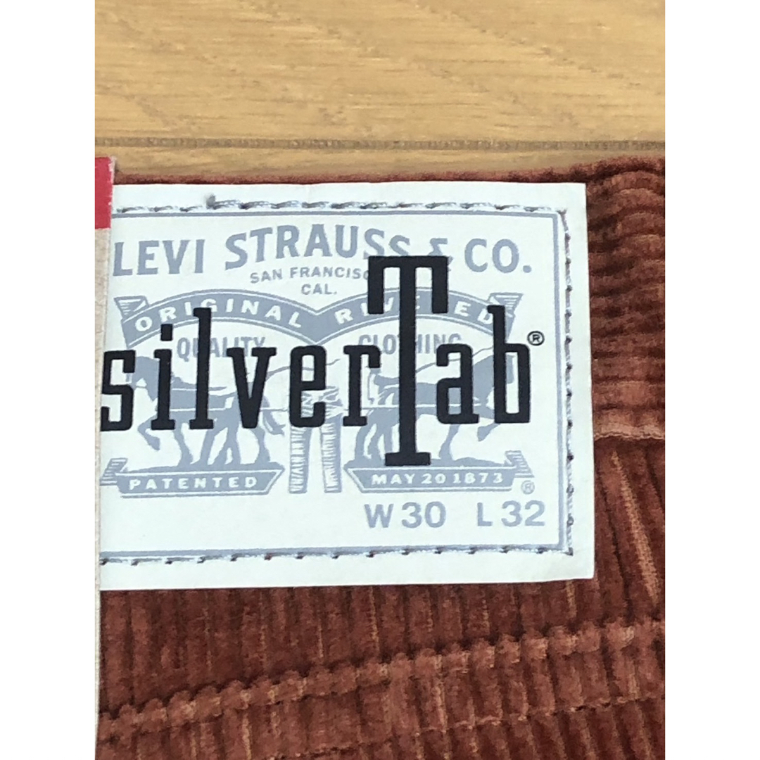 Levi's(リーバイス)のLevi's SilverTab LOOSE CARGOS CORDUROY メンズのパンツ(デニム/ジーンズ)の商品写真