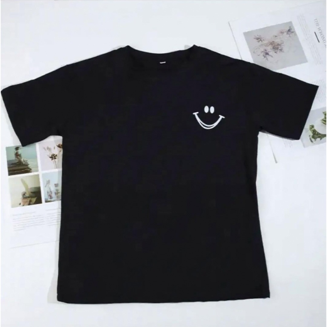 新品　Tシャツ　半袖　黒　ブラック　ニコちゃん　韓国　ペアルック　シンプル レディースのトップス(Tシャツ(半袖/袖なし))の商品写真