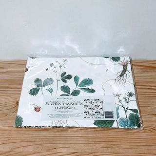 クーストラップ＆コー　ティータオル　【フローラ・ダニカ】デザイン(テーブル用品)