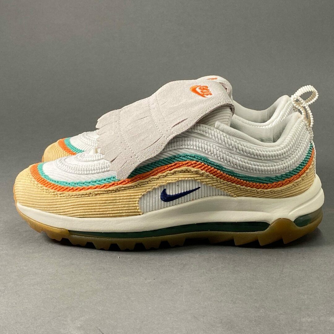 NIKE(ナイキ)の5c8 《美品》 NIKE ナイキ CJ0563-200 AIR MAX 97 GOLF NRG エアマックス97 ゴルフ 26cm ホワイト グリーン ベージュ オレンジ メンズの靴/シューズ(スニーカー)の商品写真