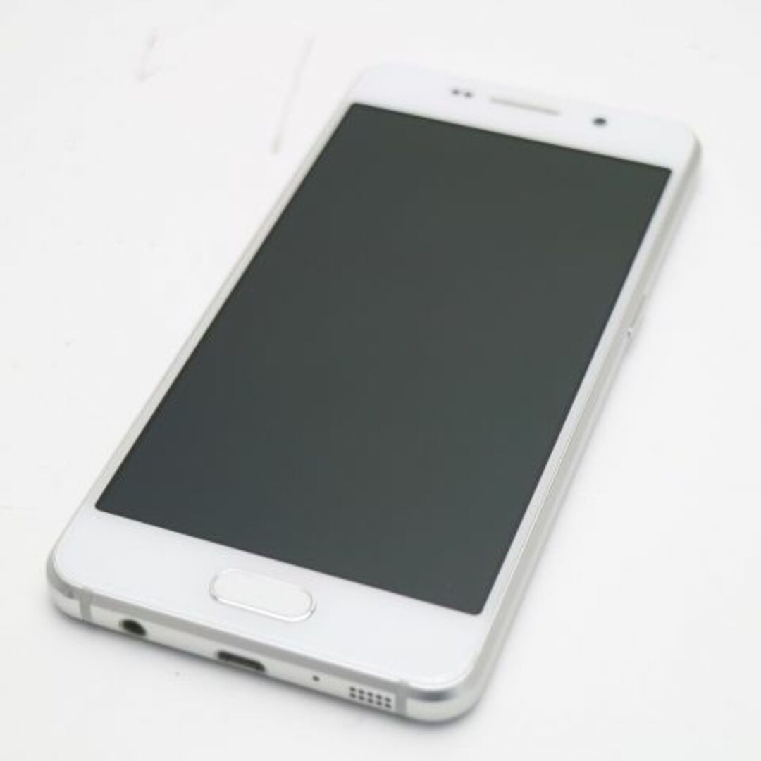 Galaxy(ギャラクシー)の超美品 SC-04J Galaxy Feel ホワイト 白ロム M555 スマホ/家電/カメラのスマートフォン/携帯電話(スマートフォン本体)の商品写真