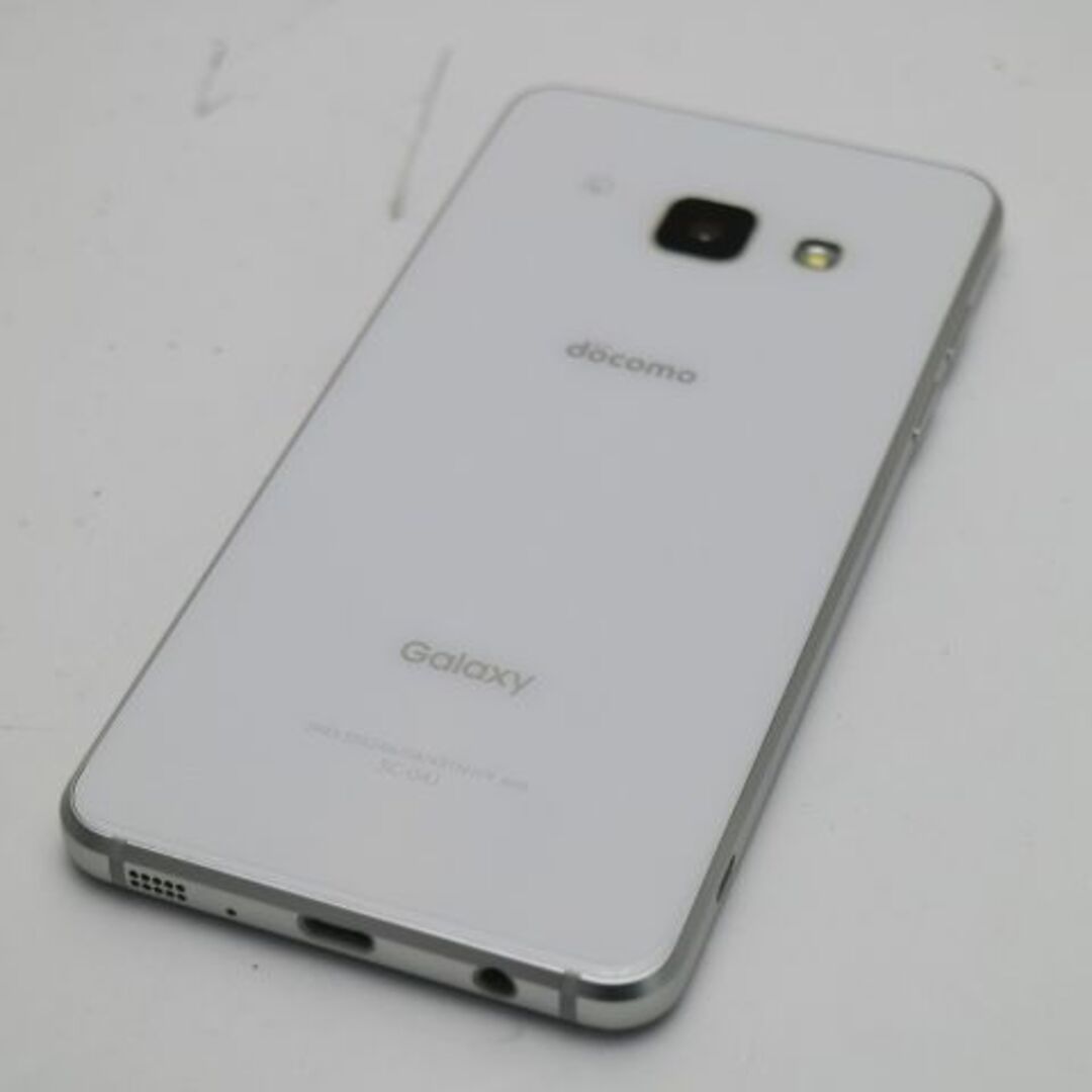 Galaxy(ギャラクシー)の超美品 SC-04J Galaxy Feel ホワイト 白ロム M555 スマホ/家電/カメラのスマートフォン/携帯電話(スマートフォン本体)の商品写真