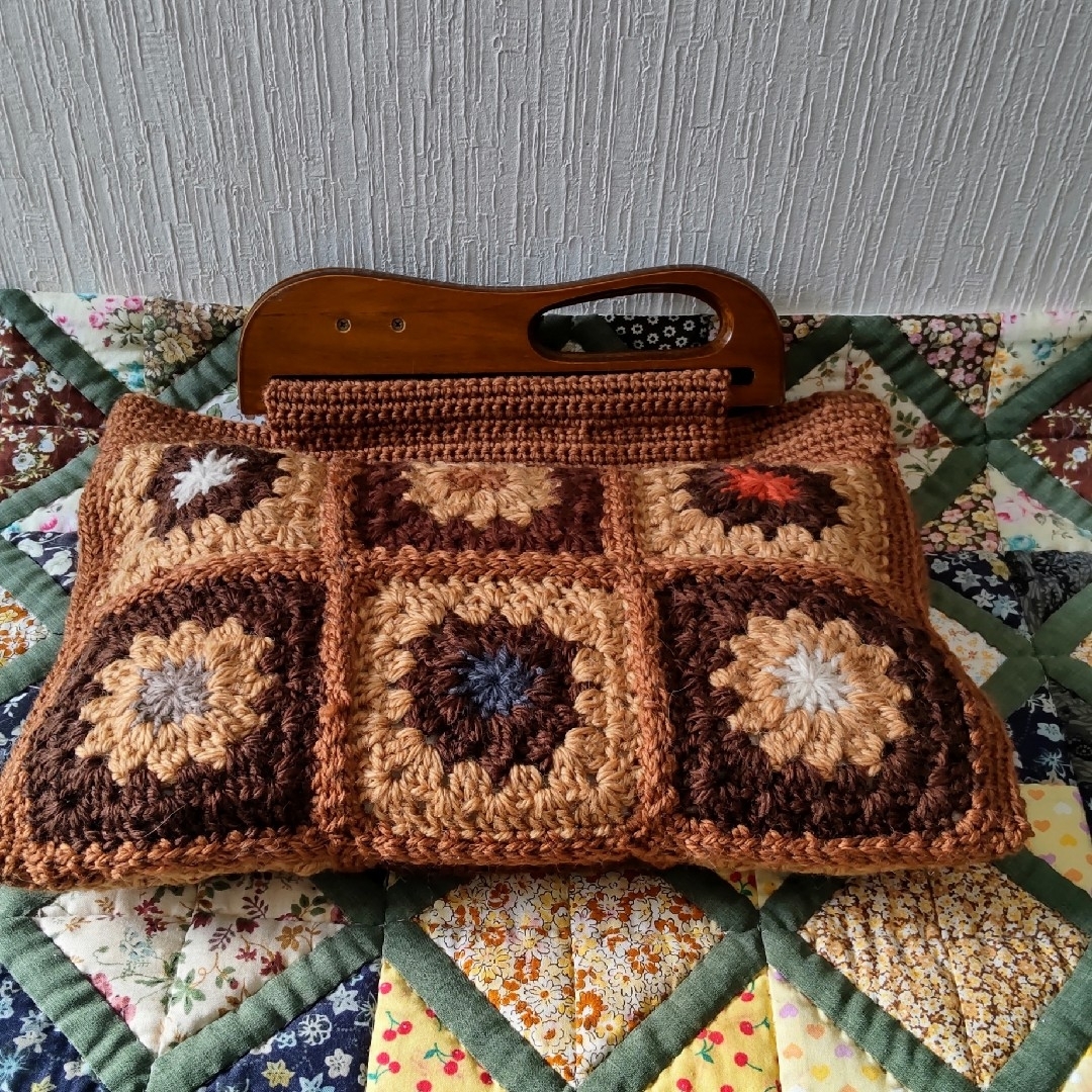 モチーフバツク   ハンドメイド レディースのバッグ(ハンドバッグ)の商品写真