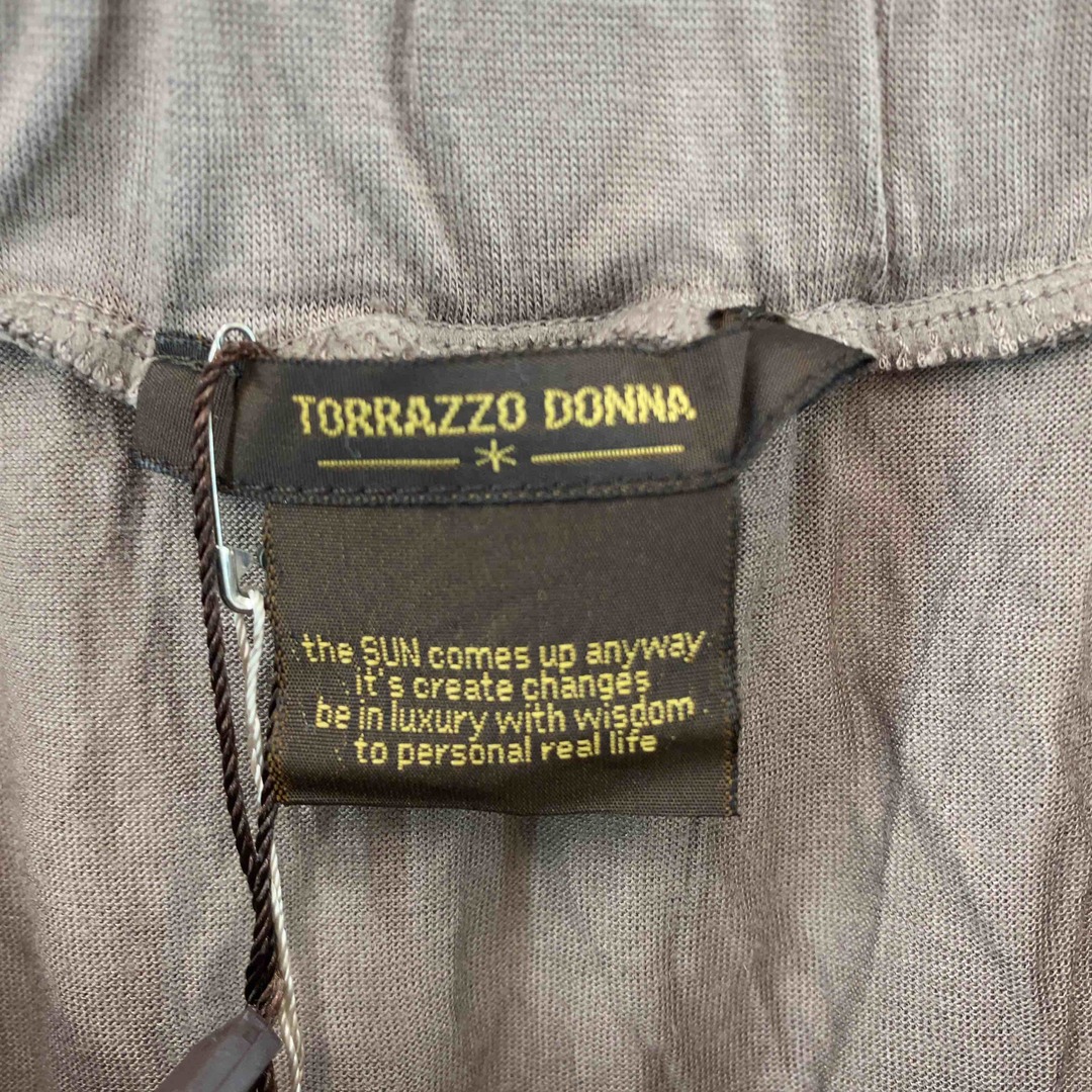 TORRAZO DONNA トラッツォドンナ レディース  ひざ丈スカート総フリンジ レディースのスカート(ひざ丈スカート)の商品写真