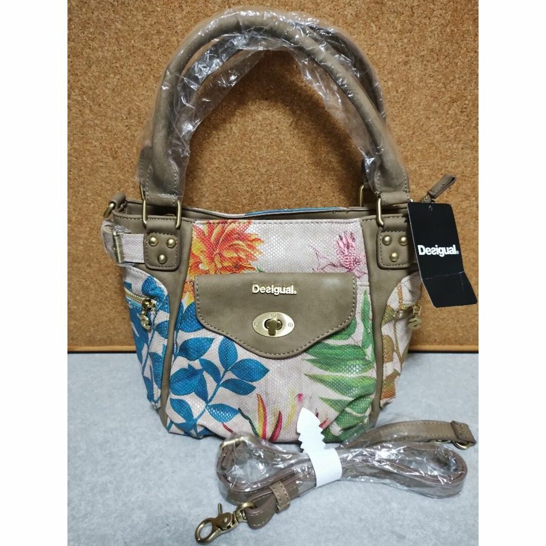 DESIGUAL(デシグアル)のDesigual 2WAY CROSS BODY BAG ショルダーバッグ レディースのバッグ(ショルダーバッグ)の商品写真