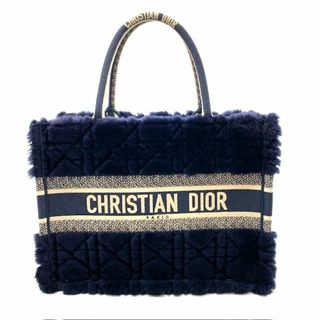 クリスチャンディオール(Christian Dior)のDIOR ディオール ブックトート ミディアム カナージュシアリング ネイビー Ｍ１２９６ＺＭＢＵ＿Ｍ８０８ トートバッグ 鞄 レディース メンズ 人気(トートバッグ)