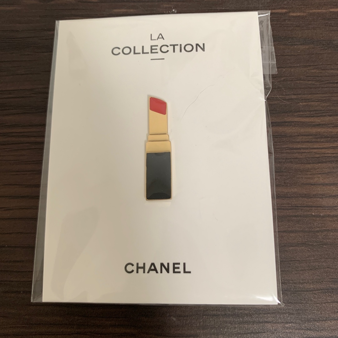 CHANEL(シャネル)のシャネル ノベルティー ピンバッジ エンタメ/ホビーのコレクション(ノベルティグッズ)の商品写真