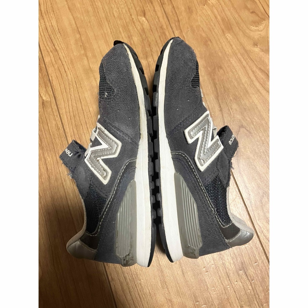 New Balance(ニューバランス)のNewBalance 996 スニーカー マジックテープ  キッズ/ベビー/マタニティのキッズ靴/シューズ(15cm~)(スニーカー)の商品写真