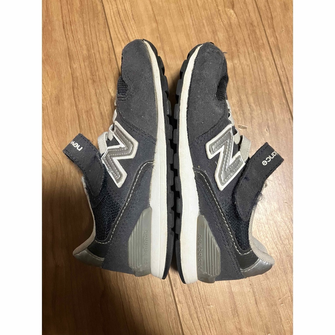 New Balance(ニューバランス)のNewBalance 996 スニーカー マジックテープ  キッズ/ベビー/マタニティのキッズ靴/シューズ(15cm~)(スニーカー)の商品写真