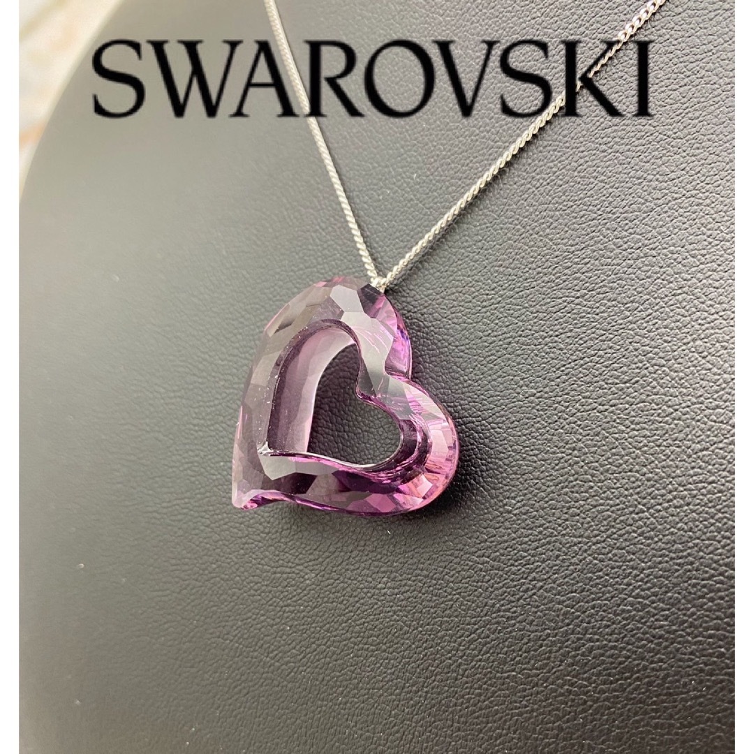 SWAROVSKI(スワロフスキー)のSWAROVSKI スワロフスキー　ラブハートフクシア ペンダント　ネックレス レディースのアクセサリー(ネックレス)の商品写真