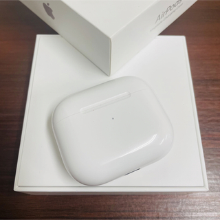 アップル(Apple)のエアーポッズ AirPods 第3世代国内正規品　充電ケース 充電器(ヘッドフォン/イヤフォン)