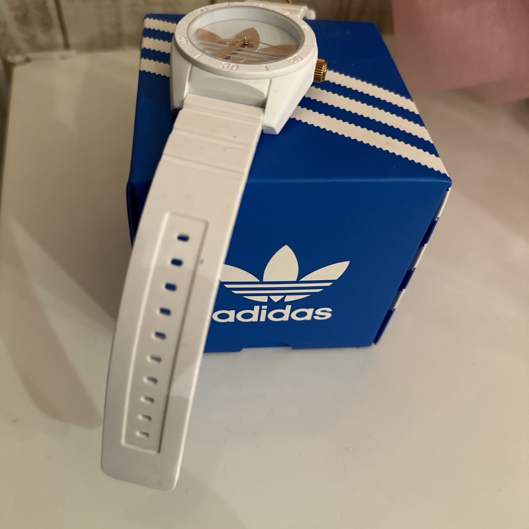 adidas(アディダス)のアディダス時計　ホワイト レディースのファッション小物(腕時計)の商品写真
