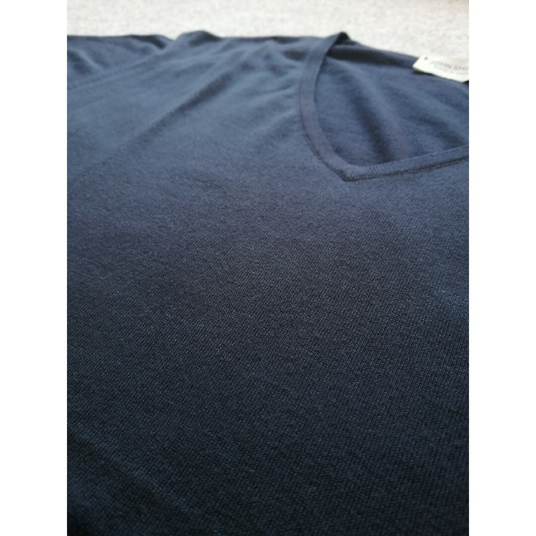 JOHN SMEDLEY(ジョンスメドレー)の【未使用に近い】JOHN SMEDLEY ジョンスメドレー Vネック ニット メンズのトップス(Tシャツ/カットソー(半袖/袖なし))の商品写真