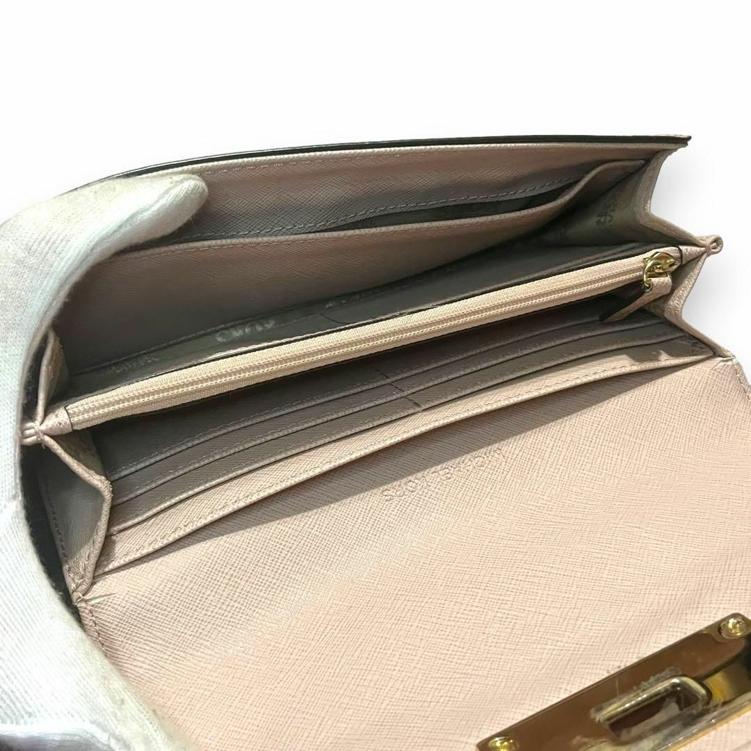 Michael Kors(マイケルコース)のMICHAEL KORS マイケルコース　ゴールドスタッズ　レザー　長財布 レディースのファッション小物(財布)の商品写真