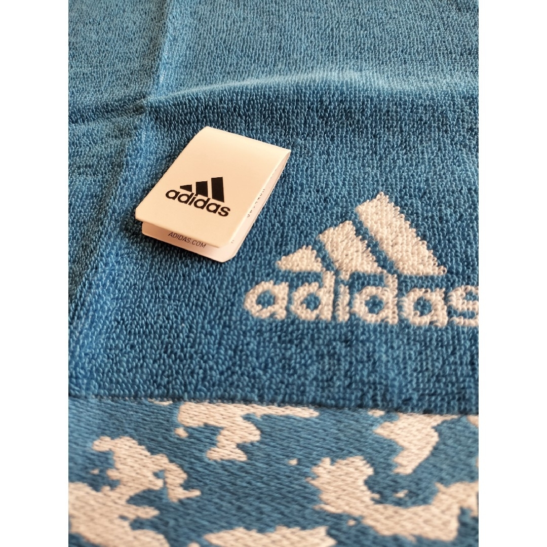 adidas(アディダス)のadidas　アディダス　タオルハンカチ メンズのファッション小物(ハンカチ/ポケットチーフ)の商品写真