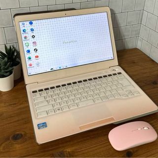 フジツウ(富士通)の【レア】大人かわいいフェミニンピンク☘️corei5☘️SSD256GB(ノートPC)