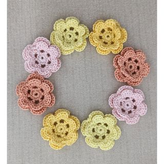 ハンドメイド レース編み 立体お花モチーフ  8枚(各種パーツ)